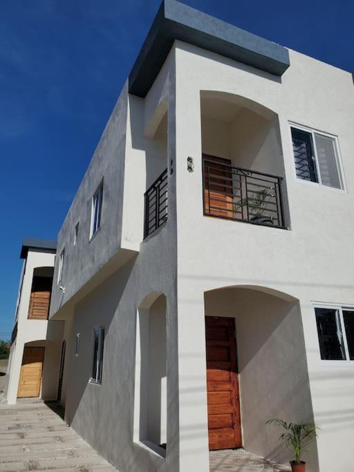 'The Solace' New Luxury Modern 1Bed 1Bath Apt. Portmore Exterior foto